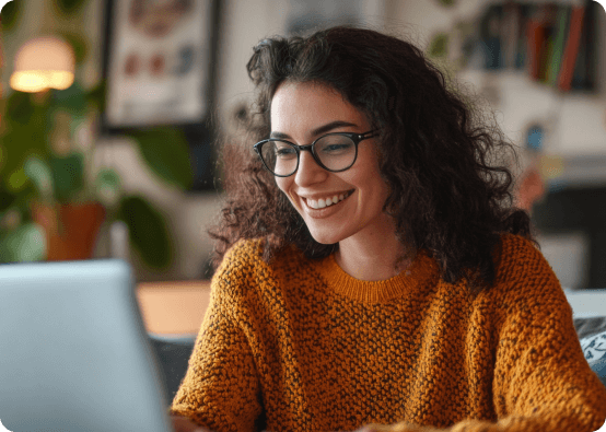 Paciente acessando informações de saúde e benefícios do Programa FazBem pelo computador